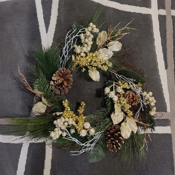Christmas Wreath - Picture 1 of 2